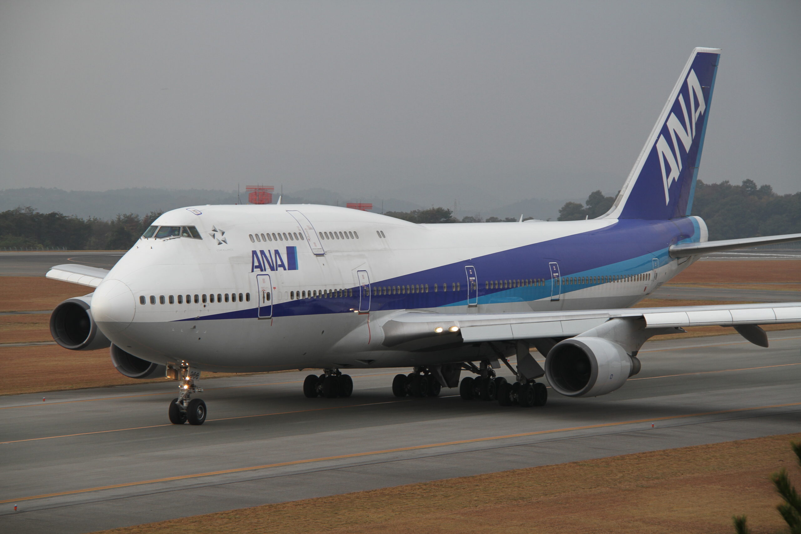 ANA Boeing 747-400